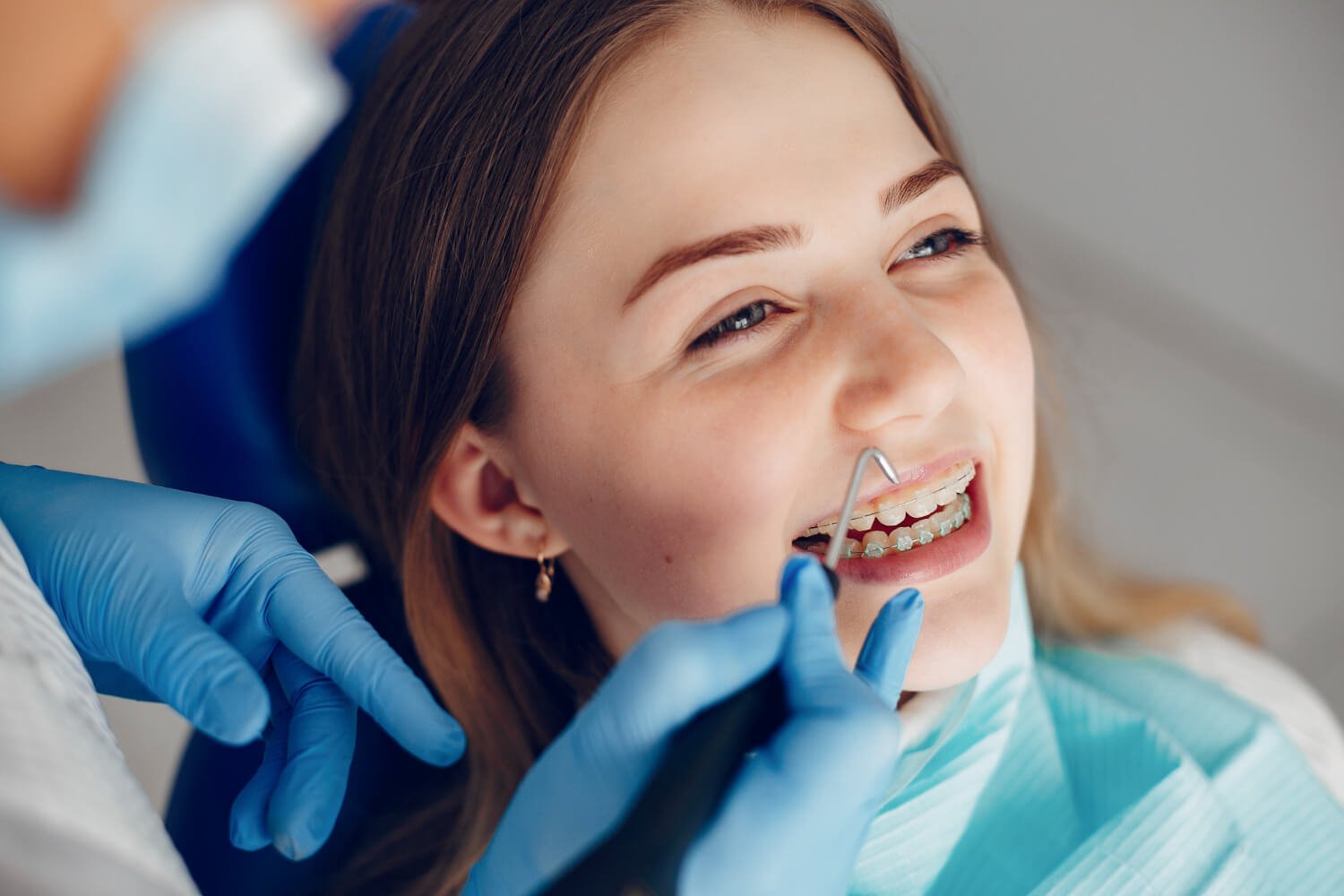 beautiful-girl-sitting-dentist-s-office(1)